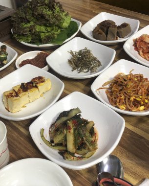 Lezzetli Asya yemeklerinin yakın görüntüsü