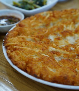 Kore usulü kızarmış yumurta krepi.