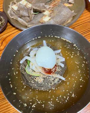 Lezzetli Asya yemeklerinin yakın görüntüsü