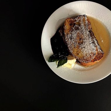 Muzlu çikolatalı dondurma.