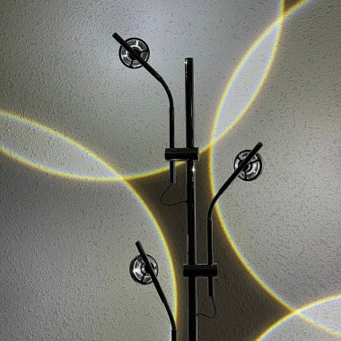 Camlı metal bir avizenin soyut arkaplanı