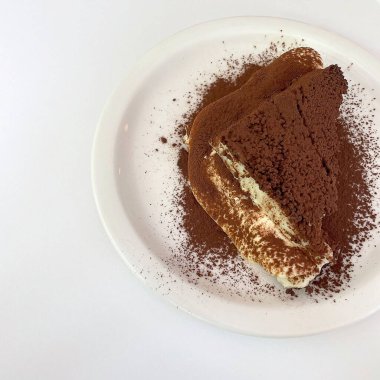 Tabakta tiramisu keki