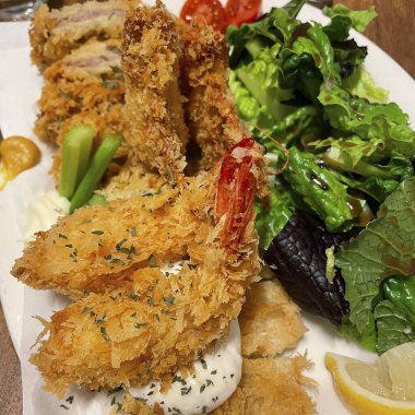 Kızarmış balığın mutfak fotoğrafı.