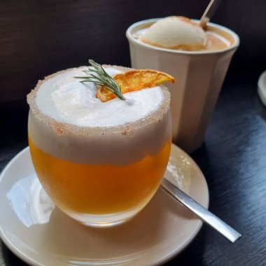 buz ile lezzetli kokteyl