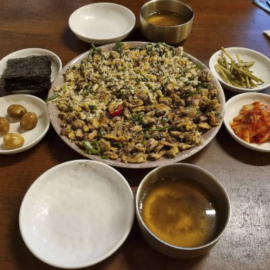 Lezzetli Asya yemeklerinin yakın görüntüsü