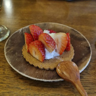 Lezzetli tatlıyı yakın.