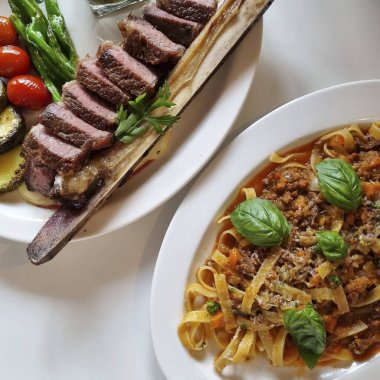 sığır eti ve domates soslu makarna