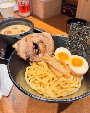 Lezzetli Asya yemeklerinin yakın görüntüsü