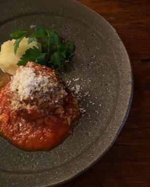 etli ve sebzeli makarna