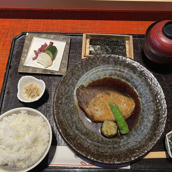 Japon mutfağı. Sebzeli ve baharatlı pilav..