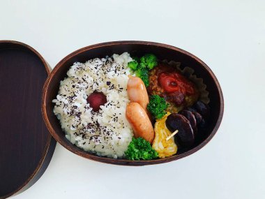 Kızarmış tavuğun mutfak fotoğrafı.