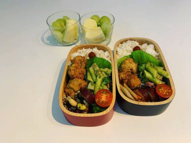 Taze sebzeli sağlıklı beslenme çantası