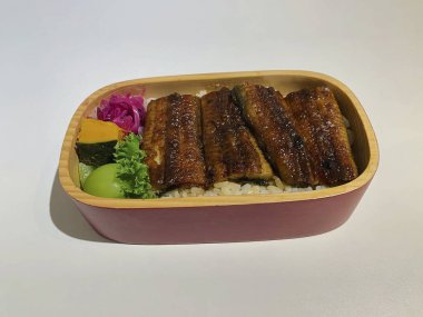 Japon yemeği, pirinç, domuz eti, pirinç...