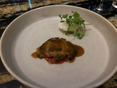 Lezzetli Asya yemeklerinin yakın görüntüsü