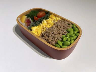 Lezzetli sağlıklı yiyeceklerin yüksek açılı çekimi.