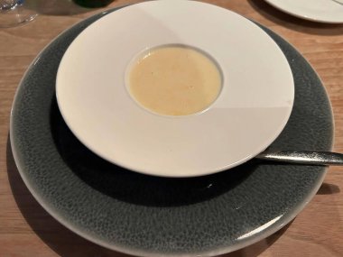 Bir restoranın mutfak fotoğrafı.