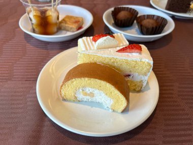 Bir parça keki kapat.