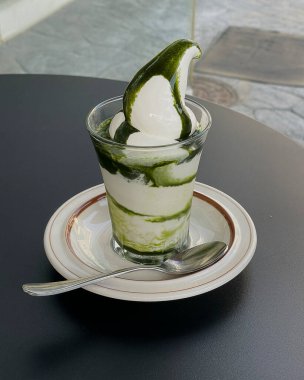 Yeşil naneli dondurma.