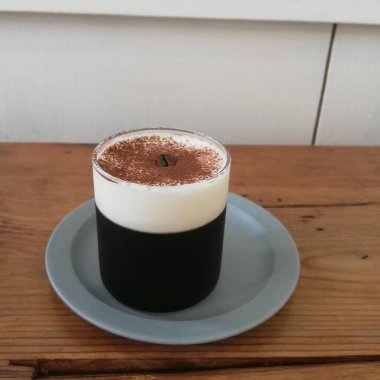 Masada bir fincan kahve..