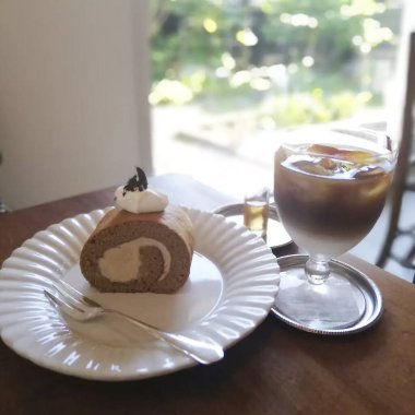 Kahve ve kek, kahvaltı.