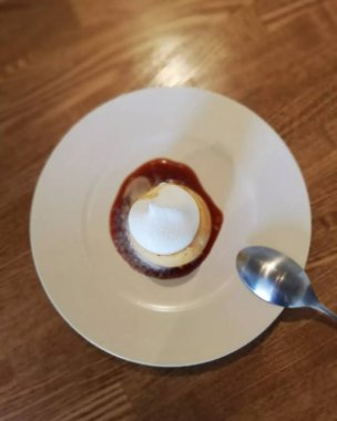 Lezzetli pastayı kapat.