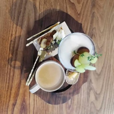 Sütlü ve buzlu çay