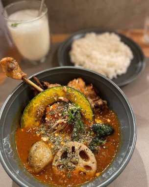 Körili bir yemek fotoğrafı.