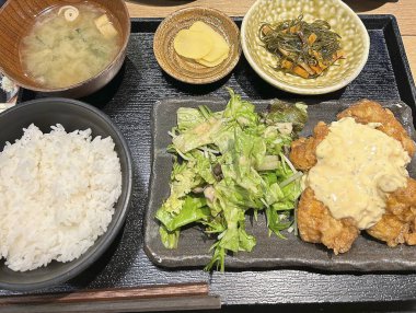 Lezzetli Asya yemeklerinin yakın görüntüsü