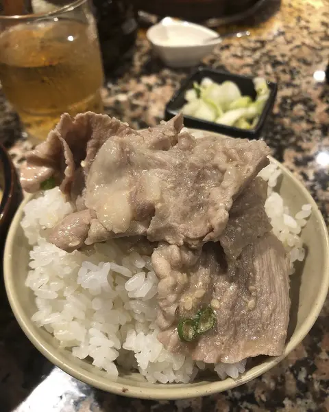 Lezzetli Asya yemeklerinin yakın görüntüsü