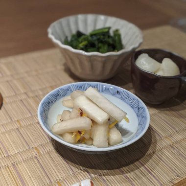 Lezzetli Asya yemeklerinin yakın görüntüsü