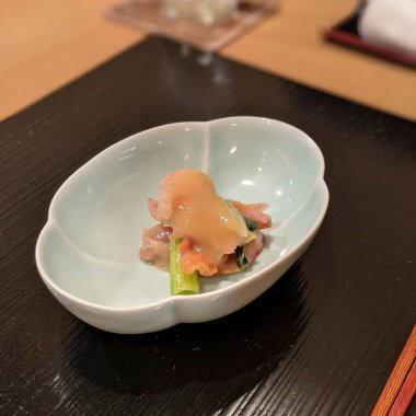 Japon mutfağı. Arka planda suşi