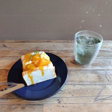 Limonlu ve naneli dondurma.