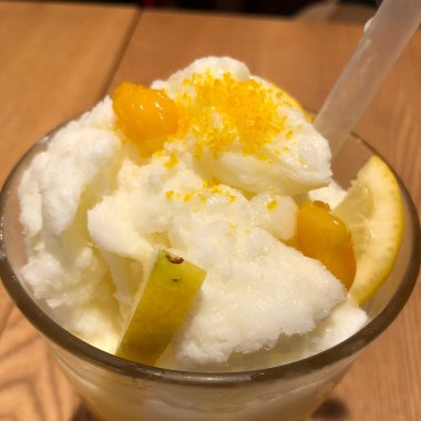 Lezzetli bir yiyeceğe yakın.