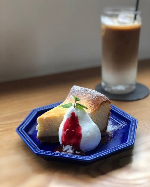 Bir tatlının mutfak fotoğrafı.