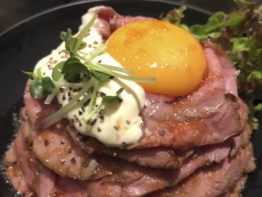 Kızarmış sığır eti fotoğrafı.