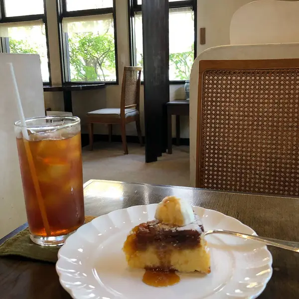 Lezzetli ve taze, ballı kek.