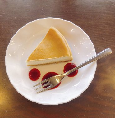 Taze meyveli cheesecake.