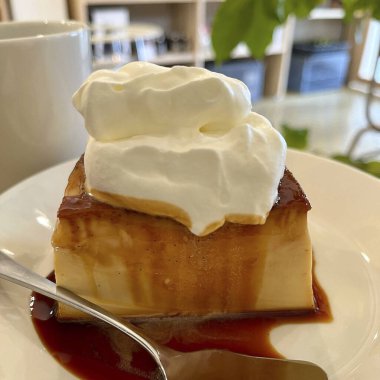 Dondurma ve kahveyle nefis bir pasta.