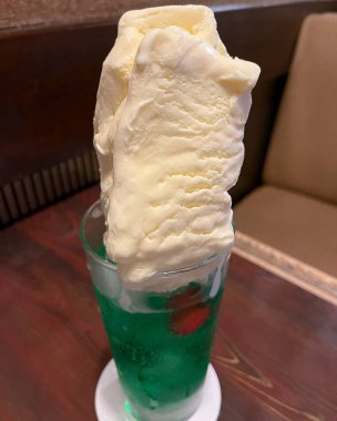 Lezzetli yiyeceklere yakın.