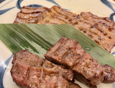 Lezzetli Asya yemeklerinin yakın görüntüsü