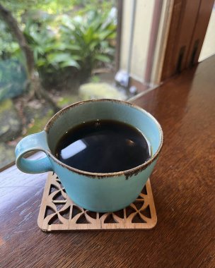 Sabah bir fincan sade kahve.