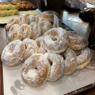 Fırından yeni çıkmış çörekler.