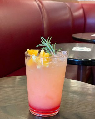 Turuncu ve Naneli Kokteyl