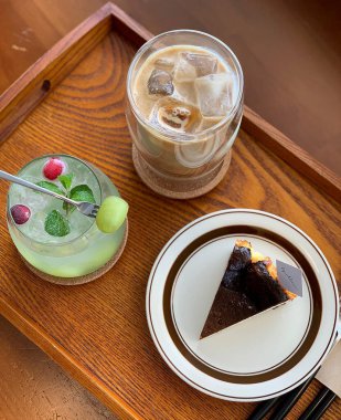 Taze naneli lezzetli dondurma.