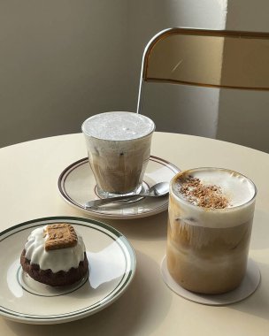 Kremalı kahve latte