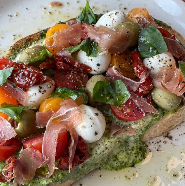 İtalyan bruschetta, domatesli bruschetta.