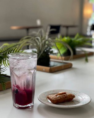 Bir yemeğin mutfak fotoğrafı.