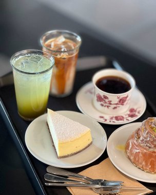 Lezzetli yiyeceklere yakın.