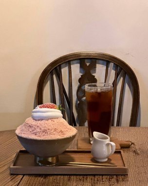 Buzlu çay ve kahve.