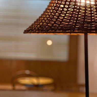 Modern bir otelin içinde.